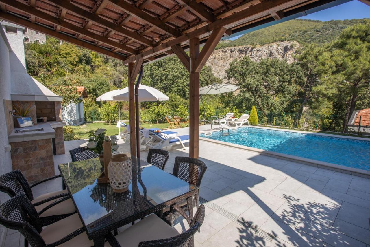 Apartments Gvozdenovic ヘルツェグ・ノヴィ エクステリア 写真