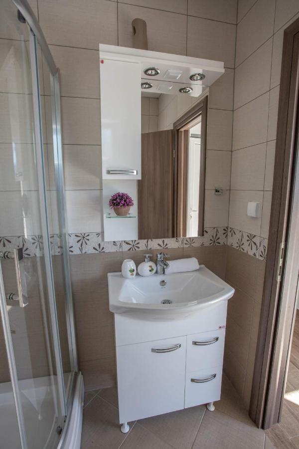 Apartments Gvozdenovic ヘルツェグ・ノヴィ エクステリア 写真